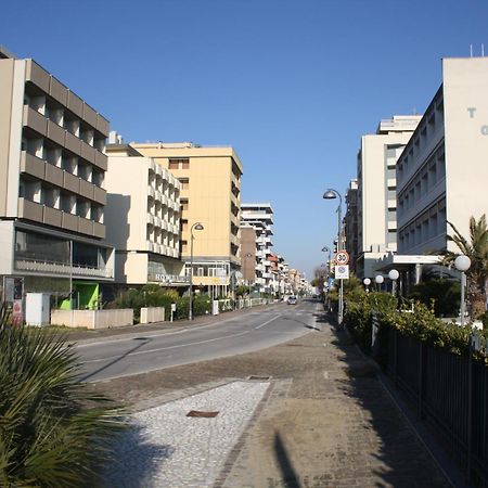 Hotel Diplomatic Bellaria-Igea Marina Exterior photo