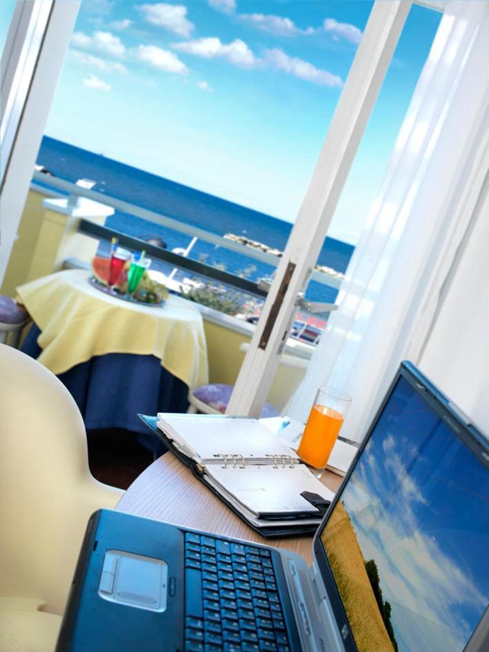 Hotel Diplomatic Bellaria-Igea Marina Exterior photo